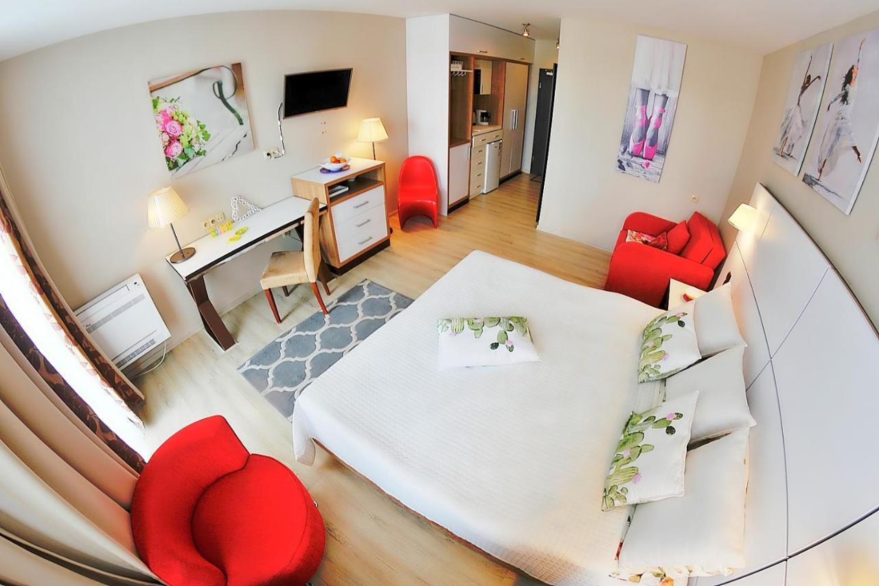 Diwa Hotel: Private In Area With Ac And Parking