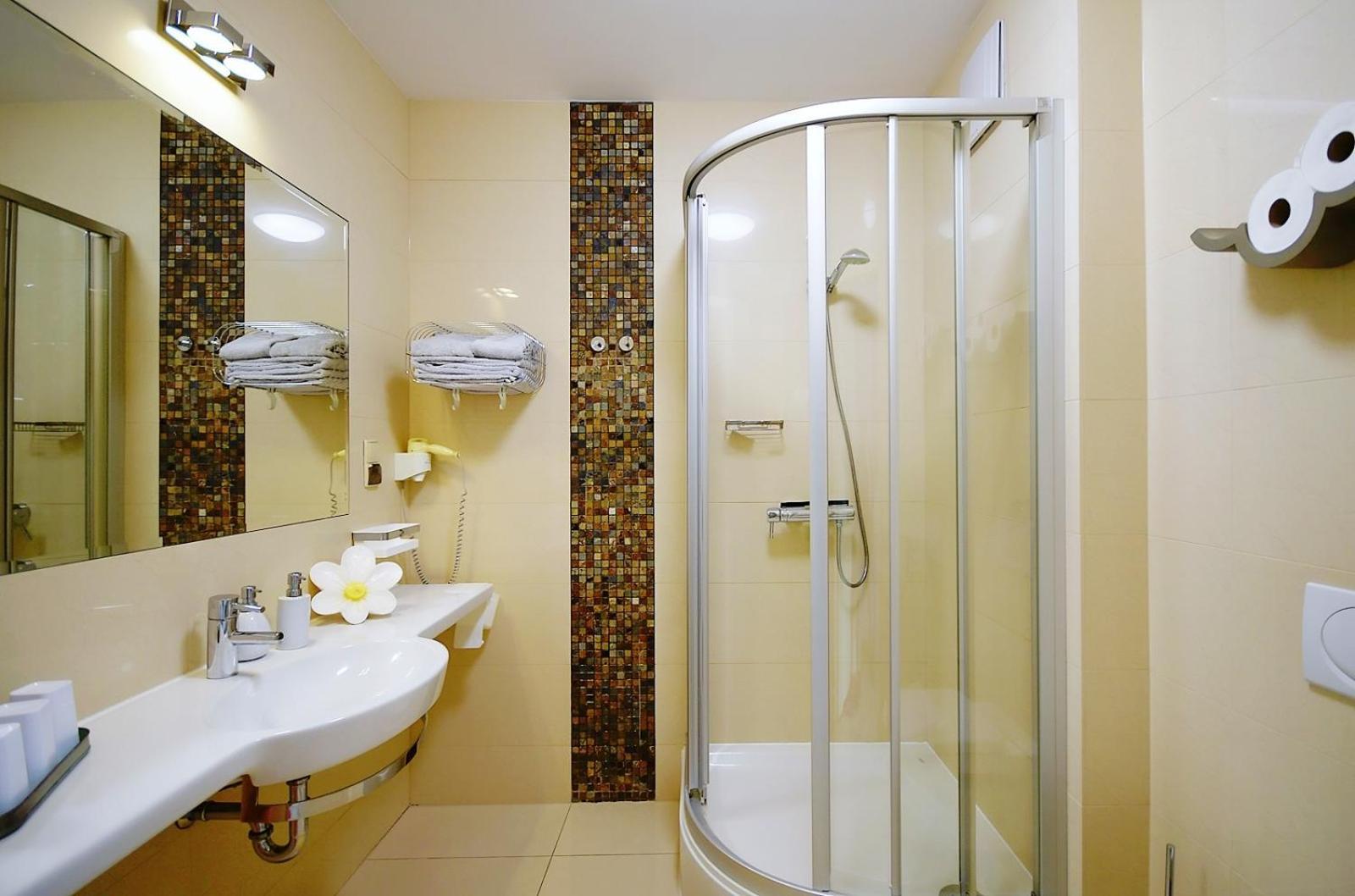 Diwa Hotel: Private In Area With Ac And Parking *