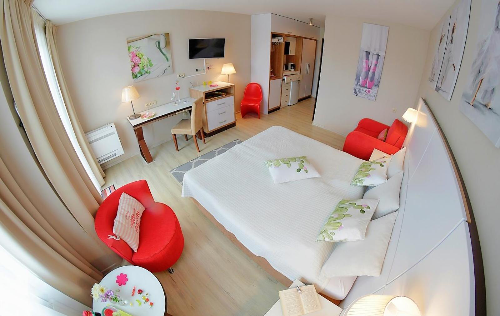 Apartment Diwa Hotel: Private In Area With Ac And Parking