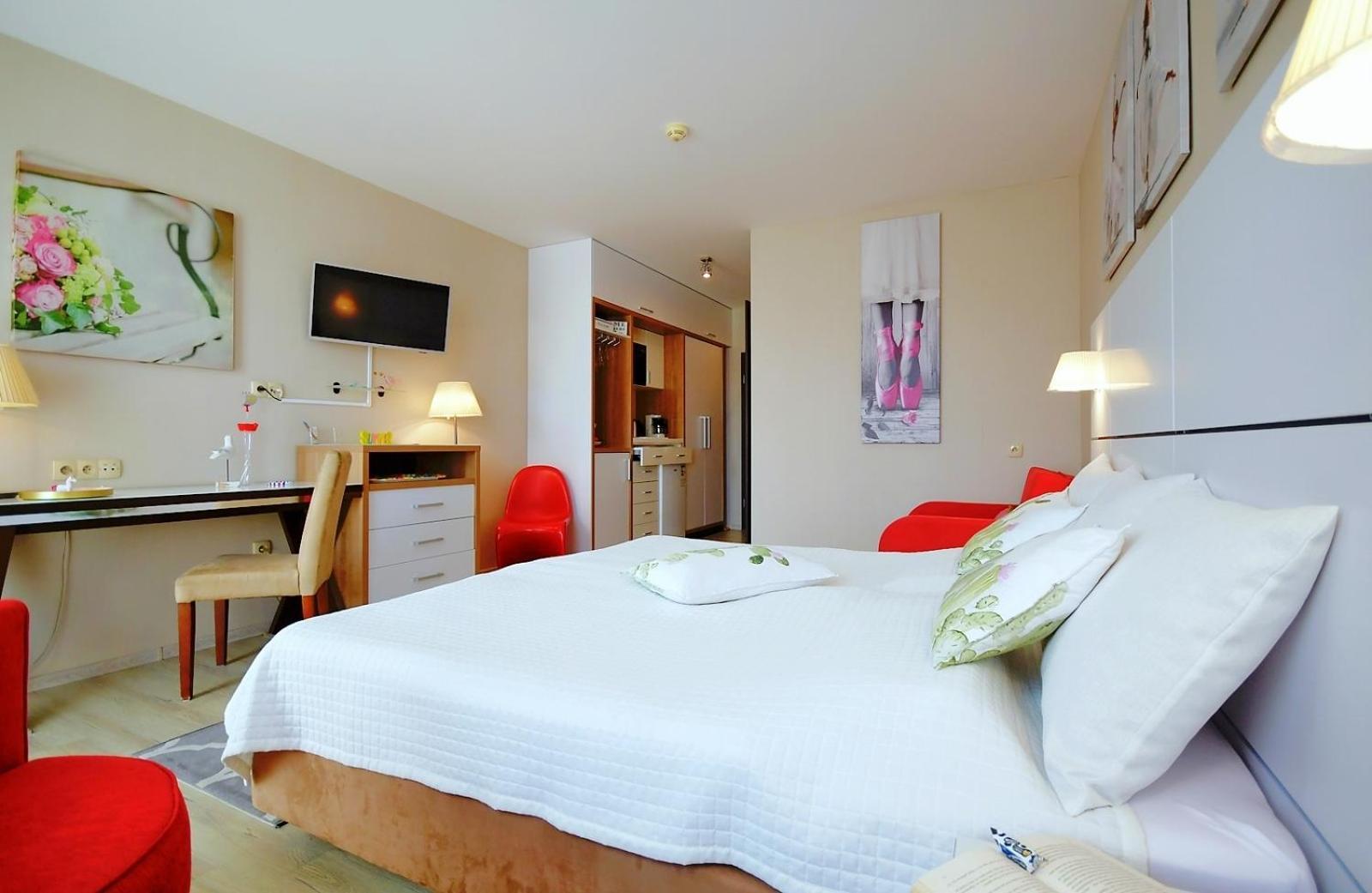 Apartment Diwa Hotel: Private In Area With Ac And Parking