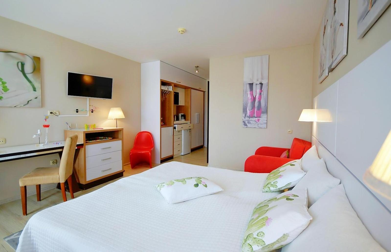 Apartment Diwa Hotel: Private In Area With Ac And Parking